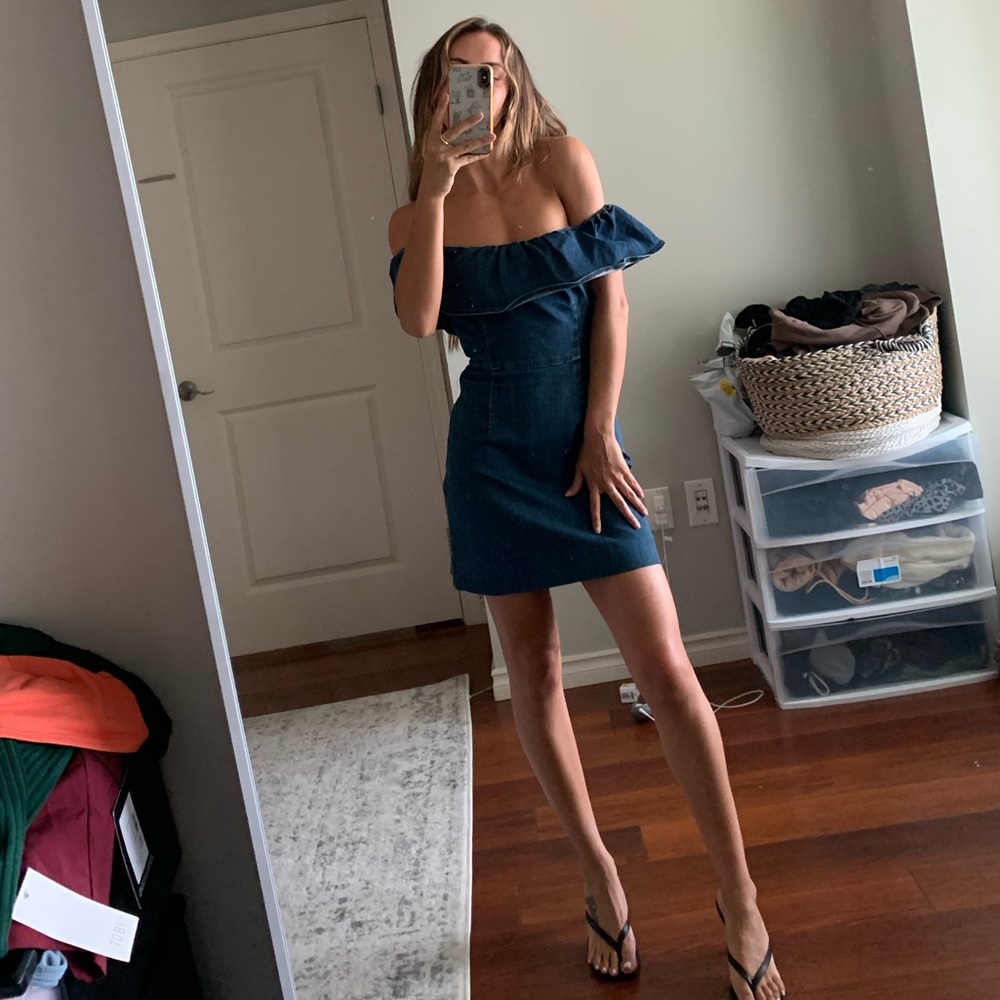 kendall and kylie • Off Shoulder denim dress • XS